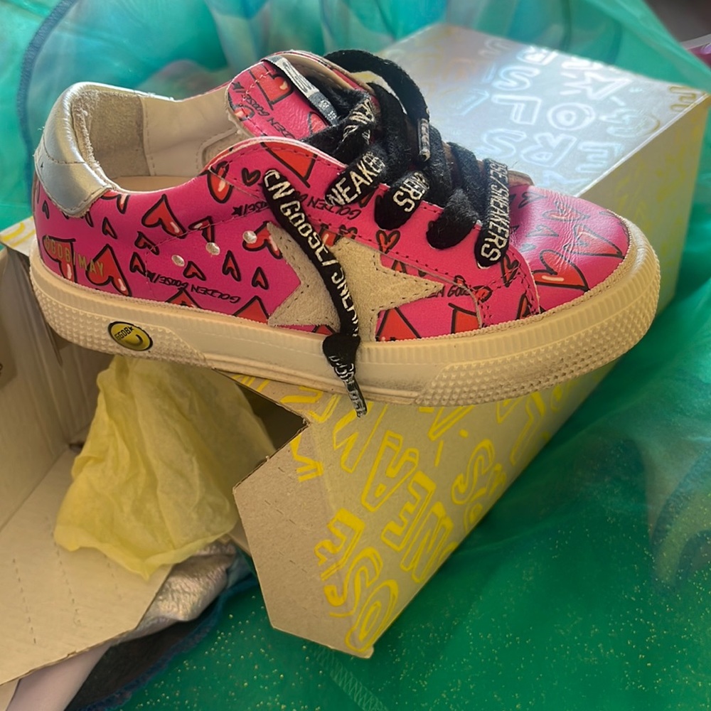 Golden goose toddler hearts sneakers size 25